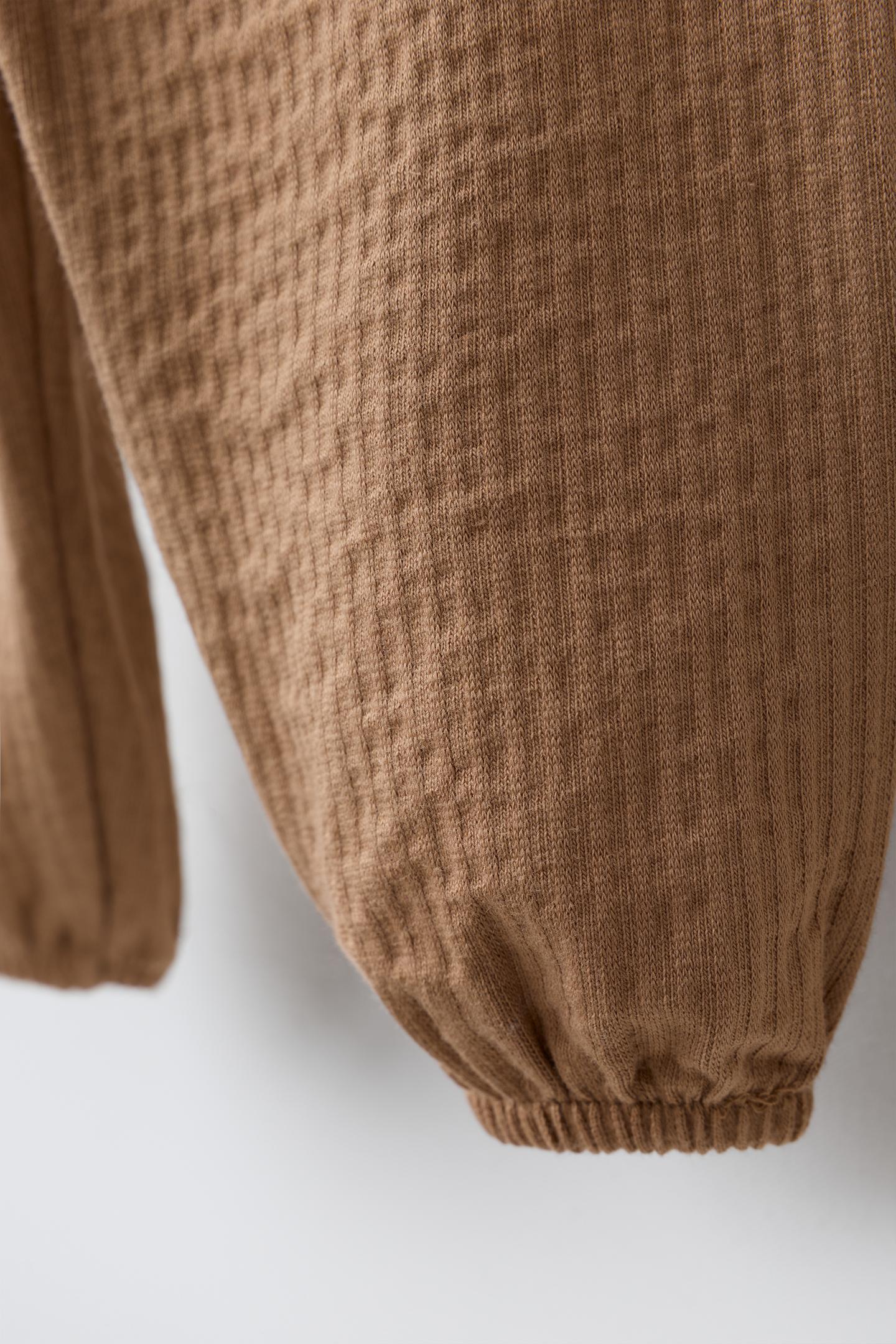 Детские брюки Zara Solid Textured Trousers, цвет: Коричневый — фото 4