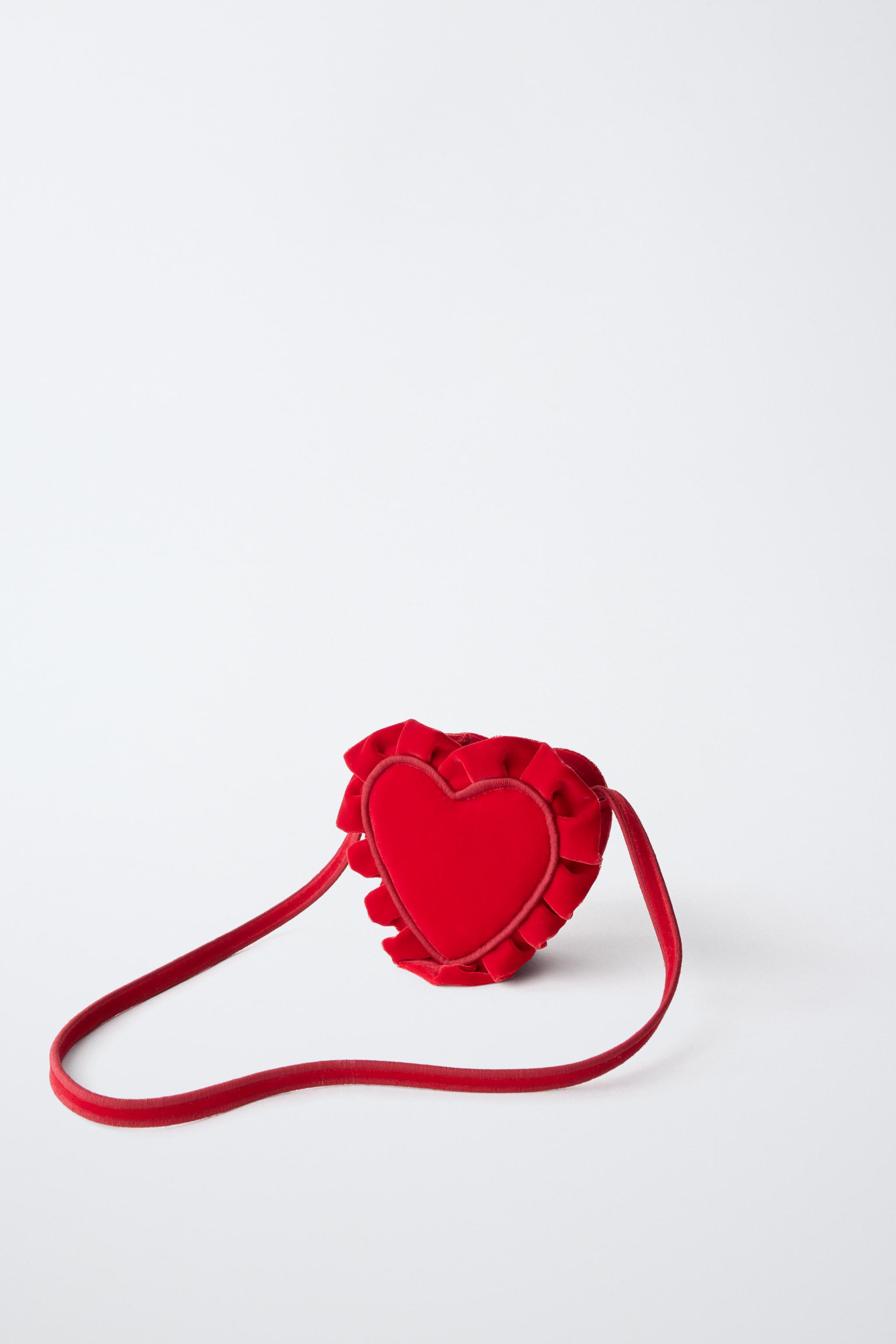 HEART CROSSBODY BAG