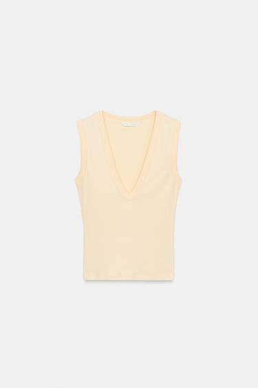 CAMISETA ESCOTE PICO - Vainilla de Zara