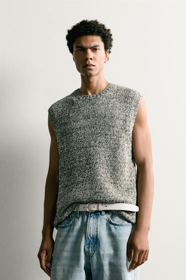 TEXTURED KNIT VEST - Ecru by Zara