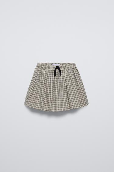 FALDA BERMUDA CUADROS - Crudo / Negro de Zara - Imagen 0