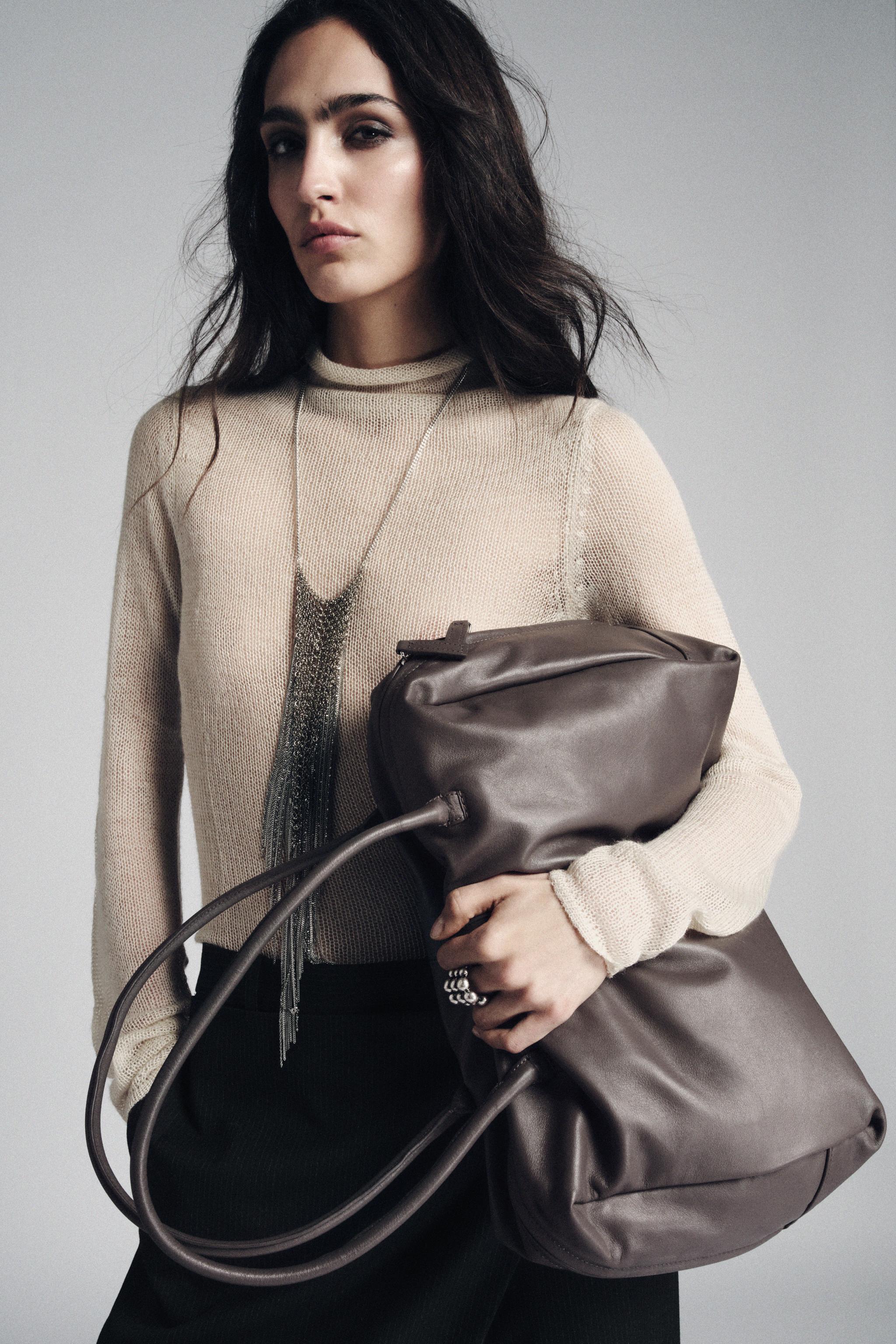 マキシレザーボストンバッグ - グレー | ZARA Japan / 日本