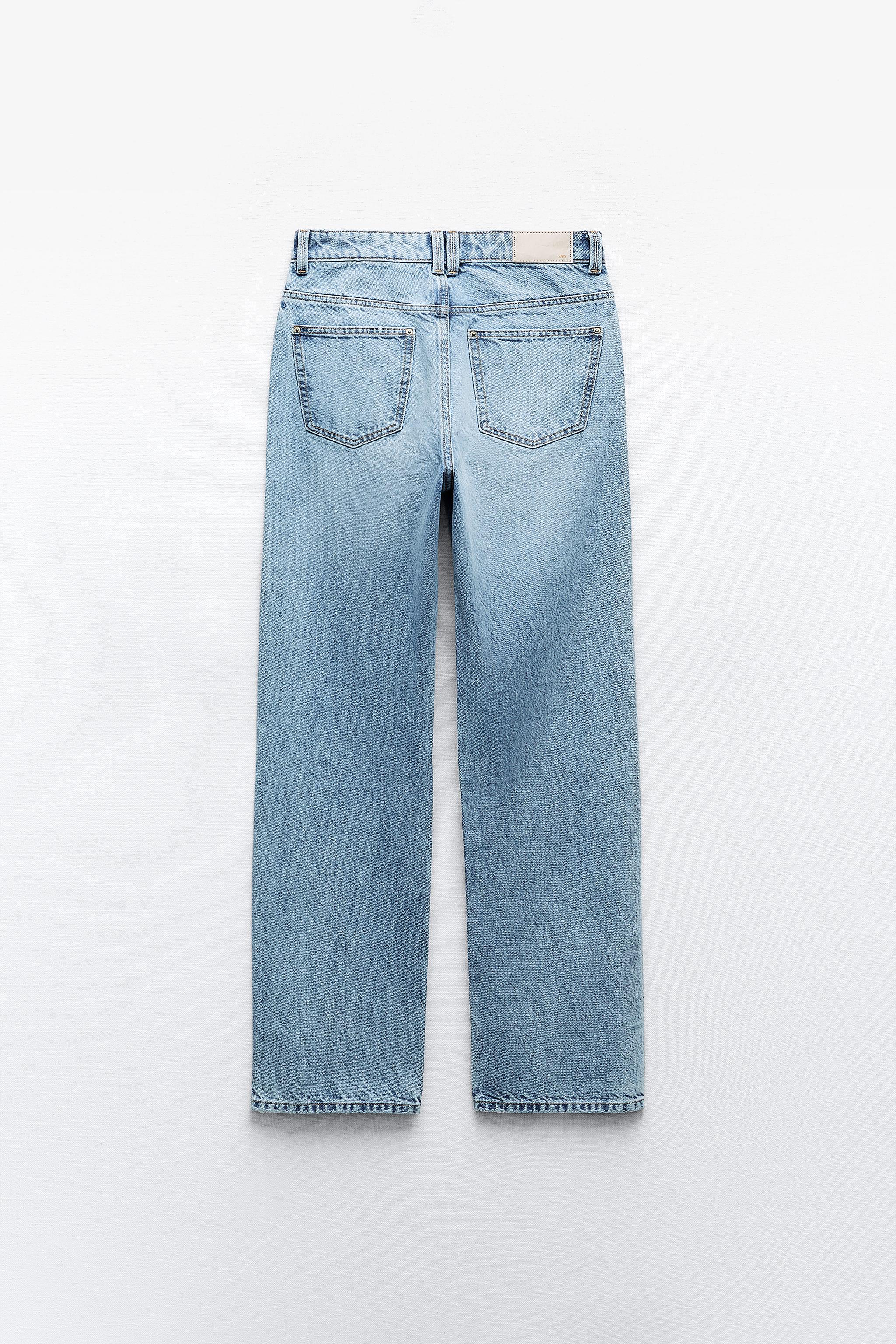 Zara High-Waisted Zw Marine Straight Jeans worn by Erin Carter