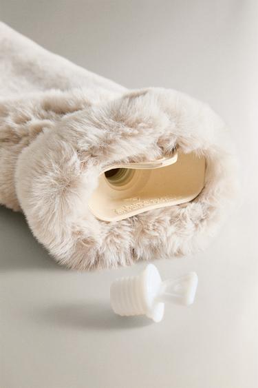 BOUILLOTTE EFFET FOURRURE - Beige clair de Zara - Image 3