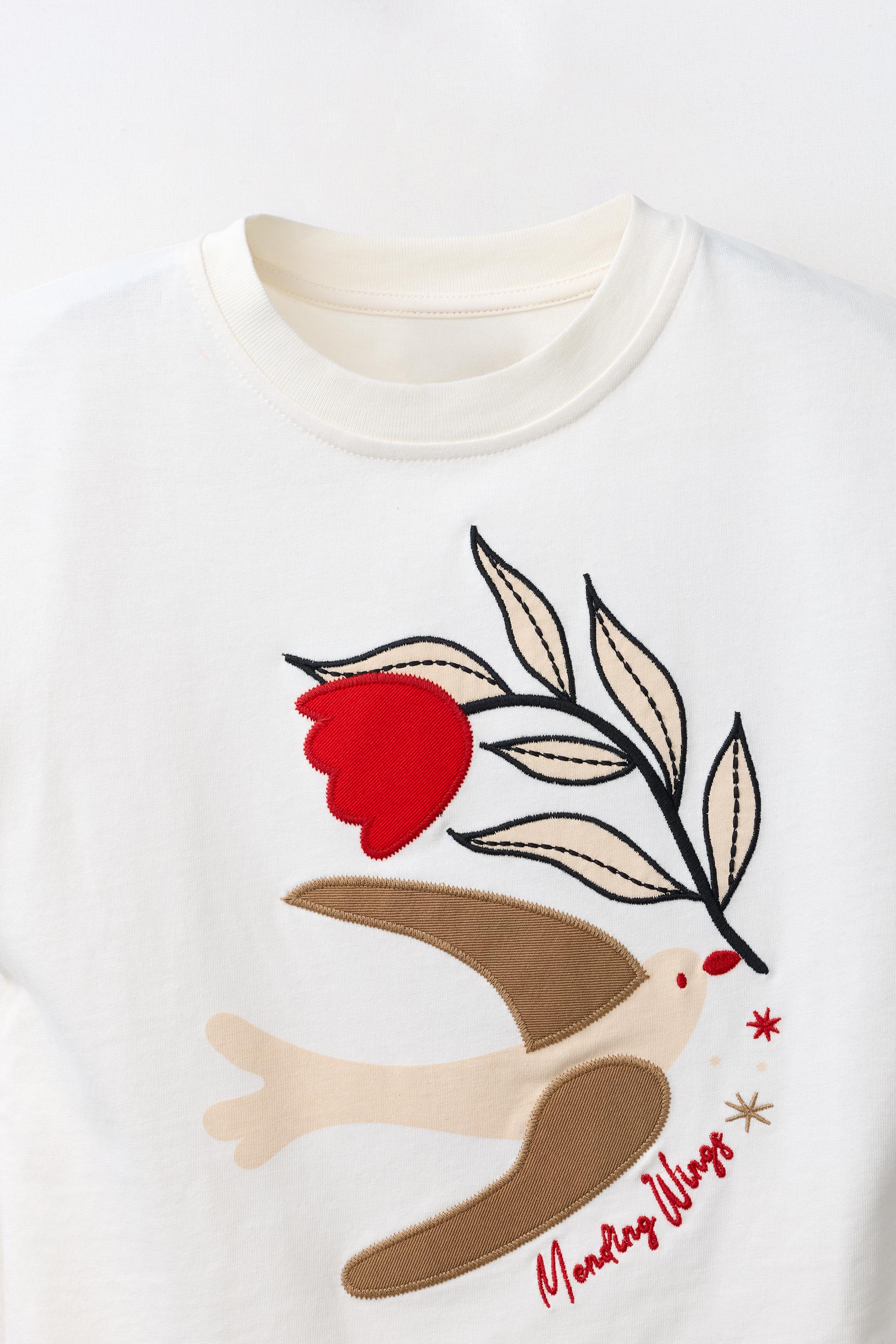 EMBROIDERED PATCH T-SHIRT