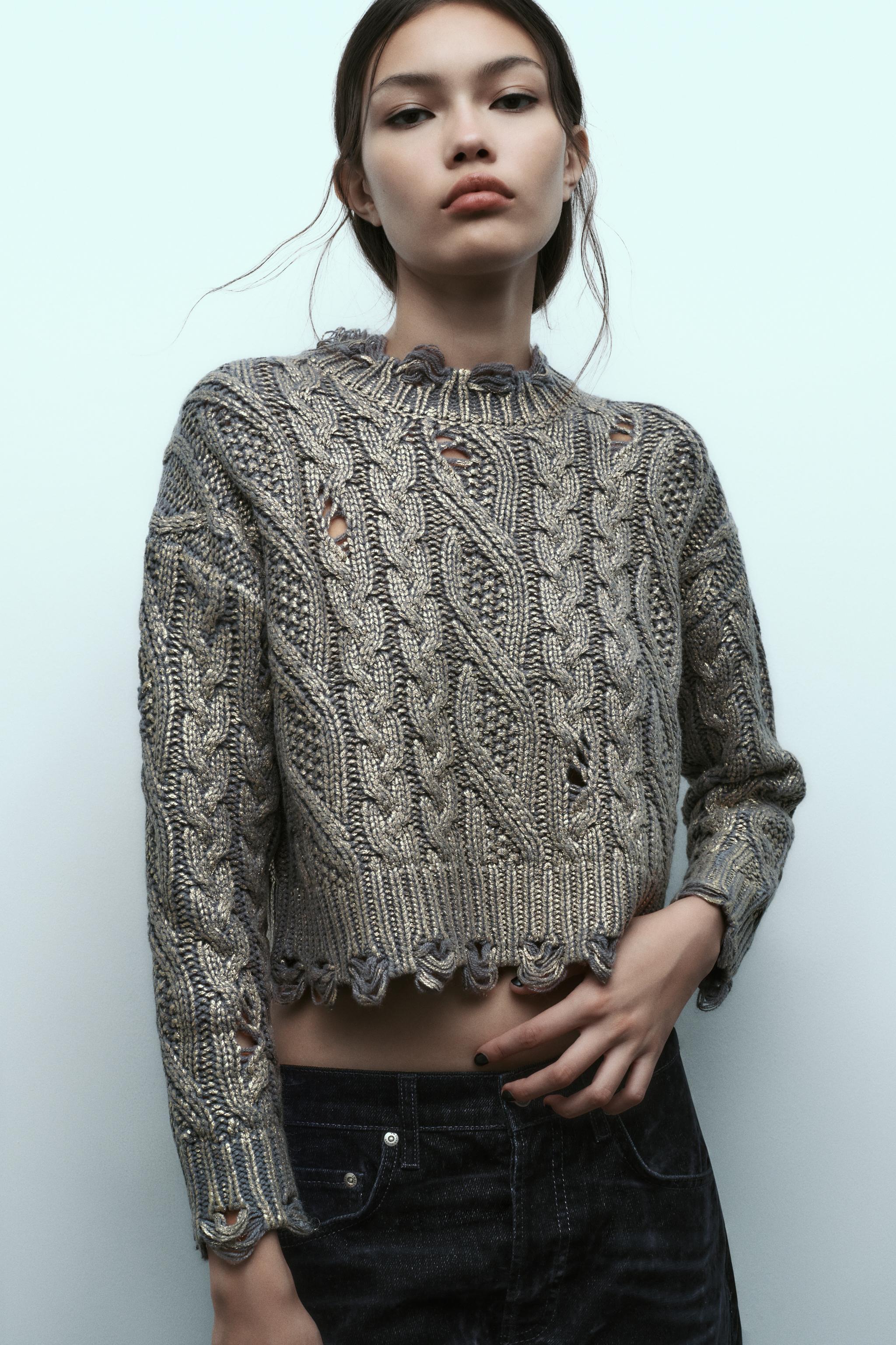 Cable-knit Crop Top