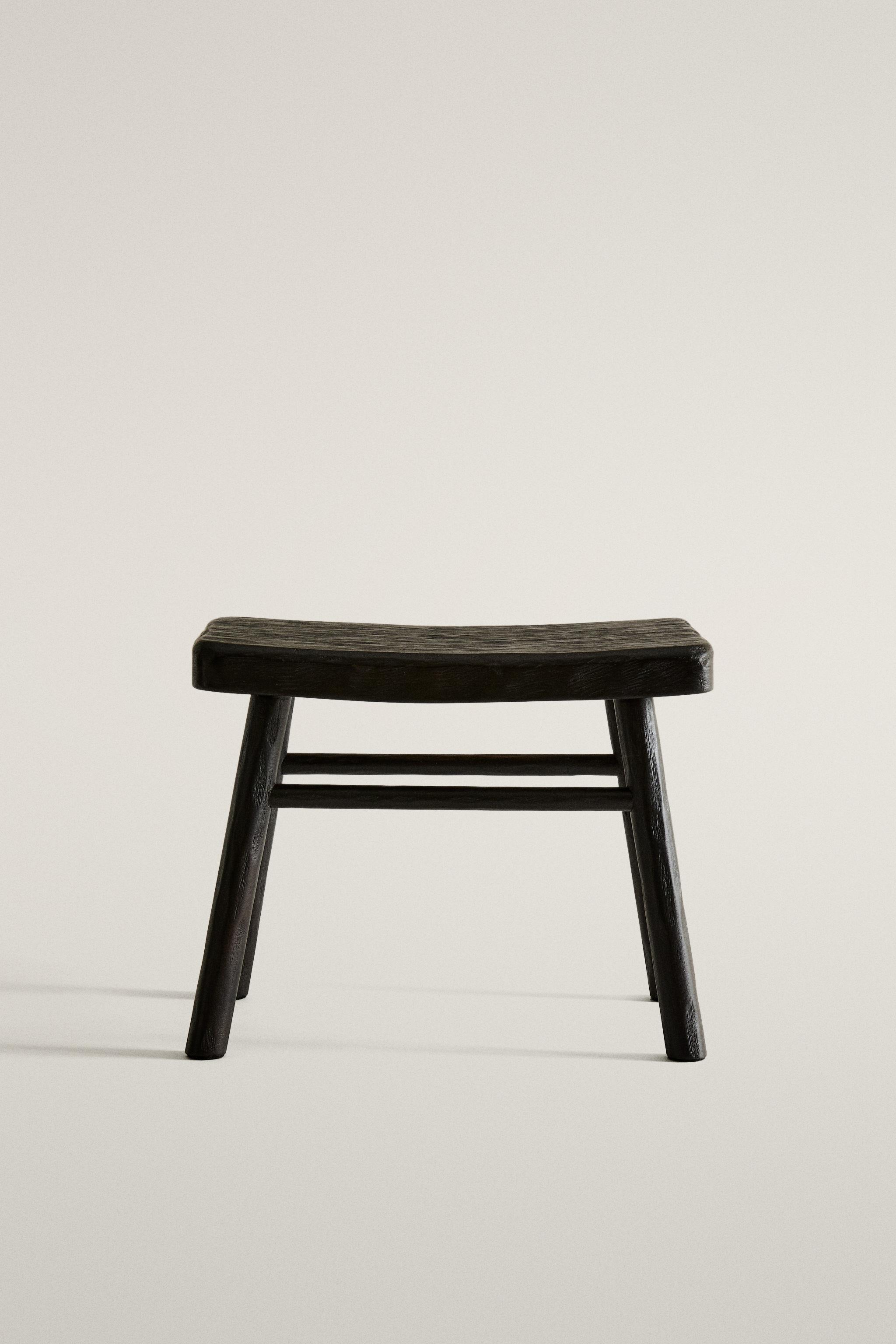 MINI HAMMERED WOOD STOOL