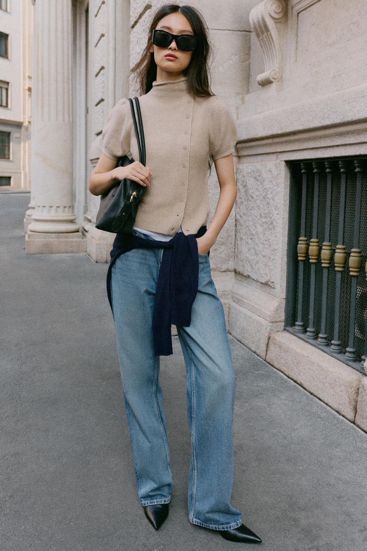 SHORT SLEEVE KNIT WRAP TOP