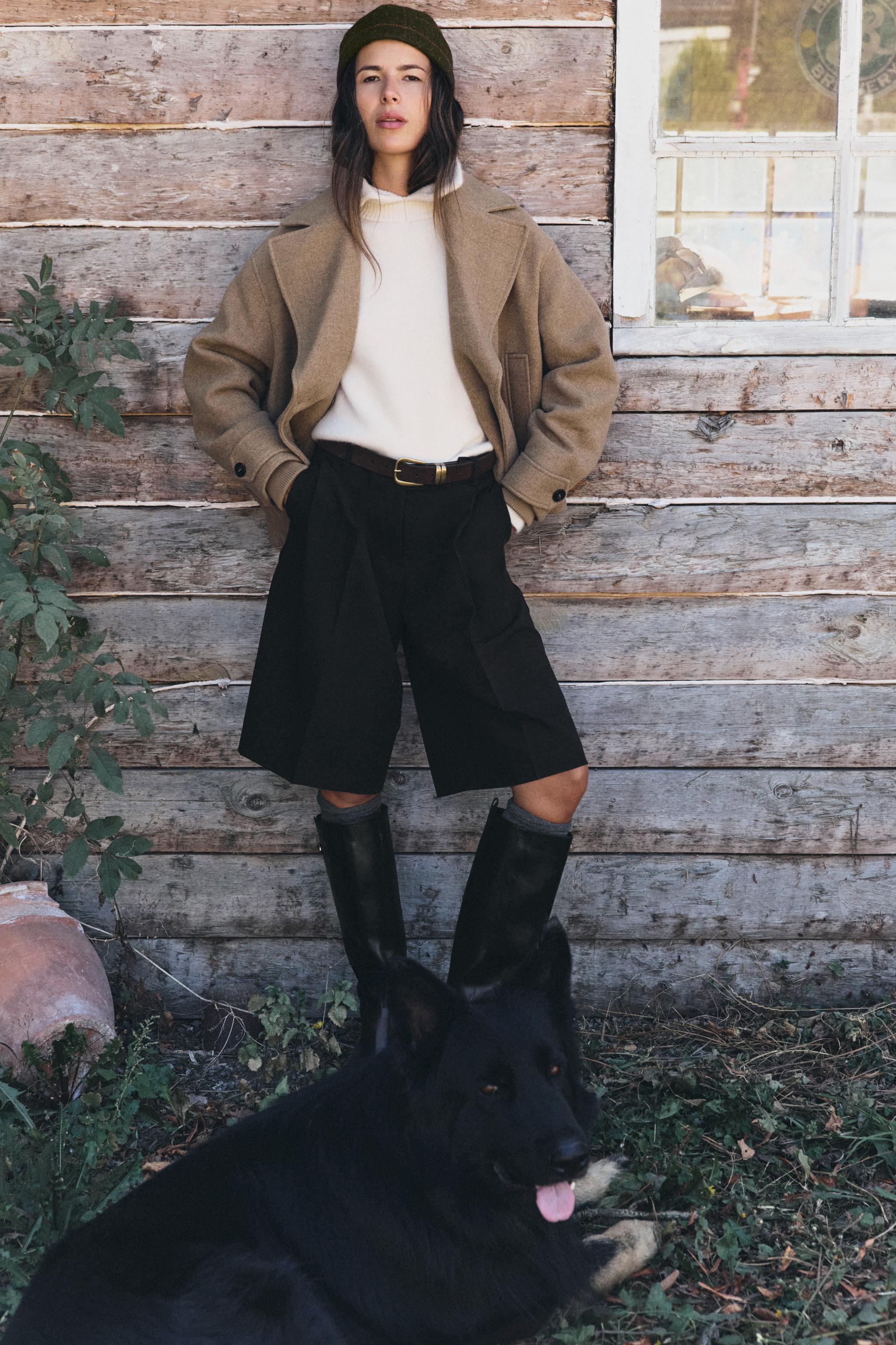 LONG PLEATED BERMUDA SHORTS