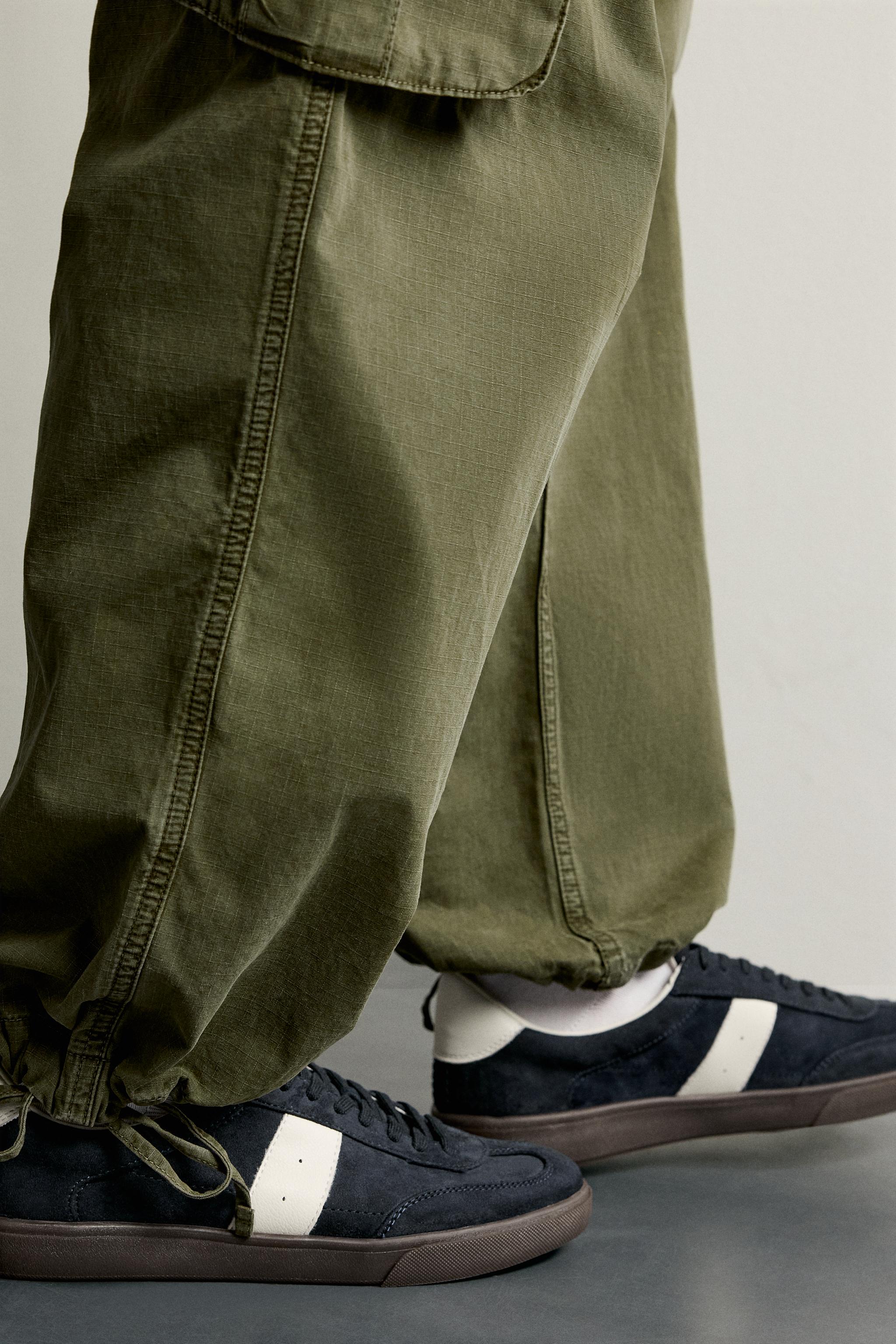 RETRO SNEAKERS