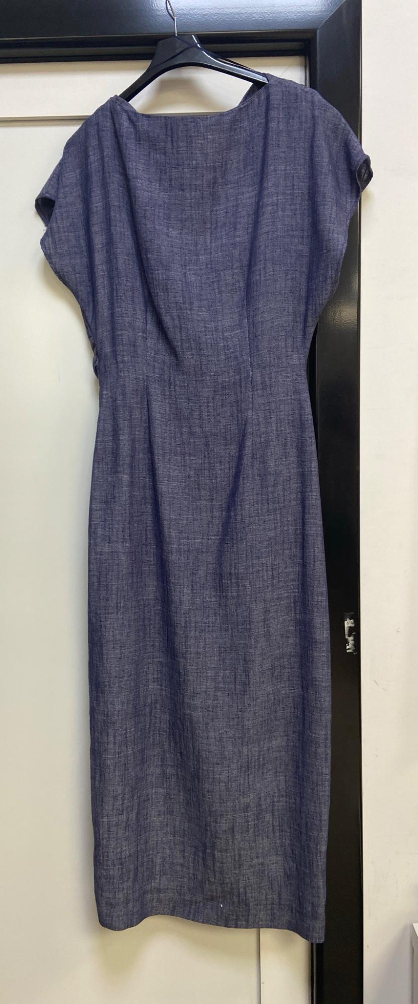 MIDI DRESS WITH GOLD APPLIQUÉ - Image 3