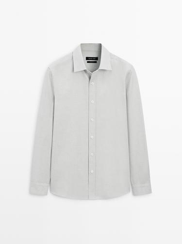 Camisa regular fit mezcla algodón - Gris de Zara