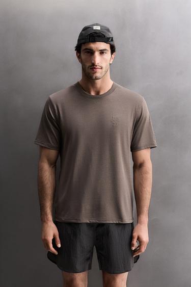 CAMISETA TÉCNICA TRAINING - Burgundy de Zara