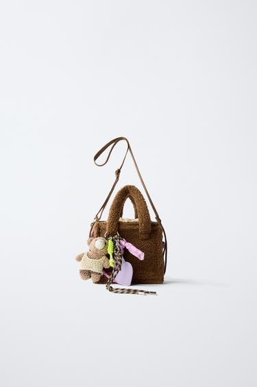FAUX SHEARLING CROSSBODY BAG WITH CHARMS - Brown by Zara