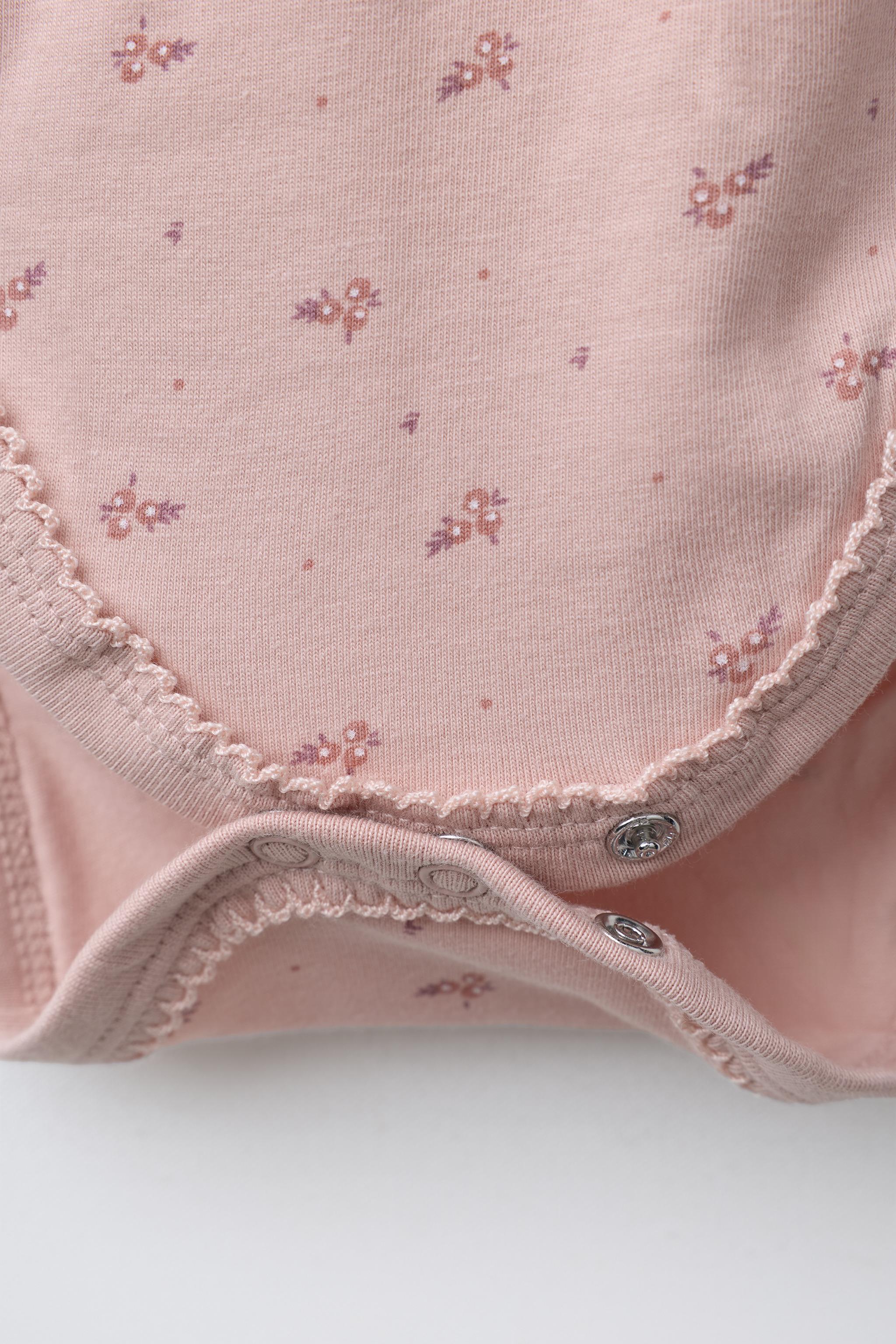 LOT DE TROIS BODYS COL KIMONO FLEURS