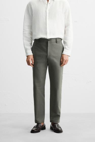 بنطلون تشينو REGULAR FIT - كاكي الخاص بـ Zara