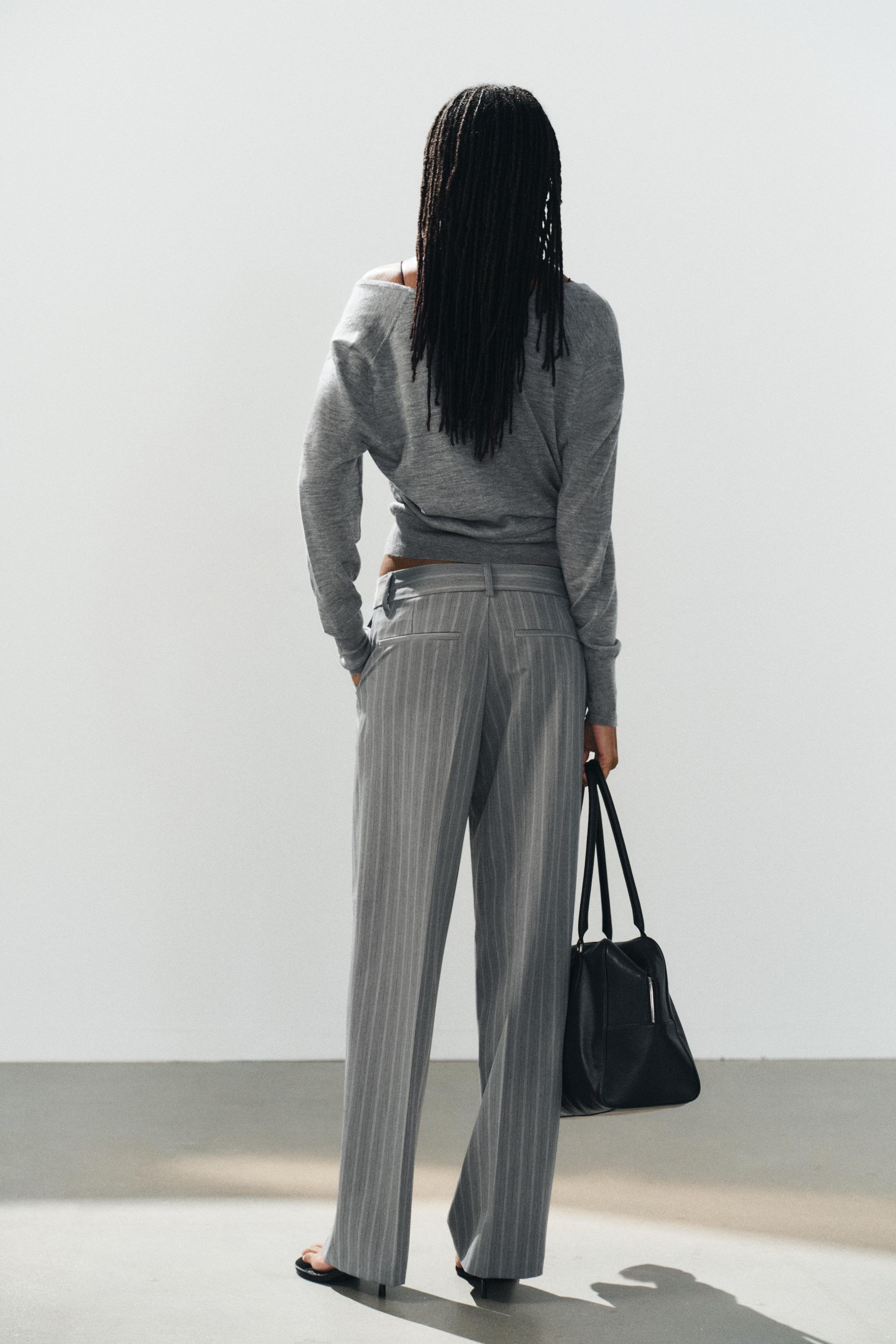 STRAIGHT-LEG LOW-RISE TROUSERS WITH CREASE