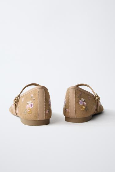 EMBROIDERED FLORAL BALLET FLATS - Sand Brown by Zara - Image 4
