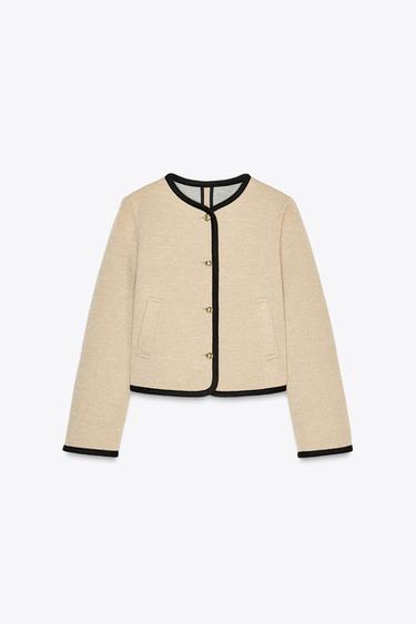 KORT JAKKE MED PYNTEKANT - Beige fra Zara