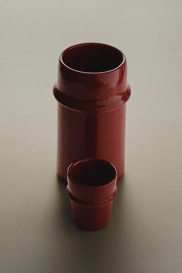 RAISED VASE WITH LACQUERED FINISH - Red by Zara