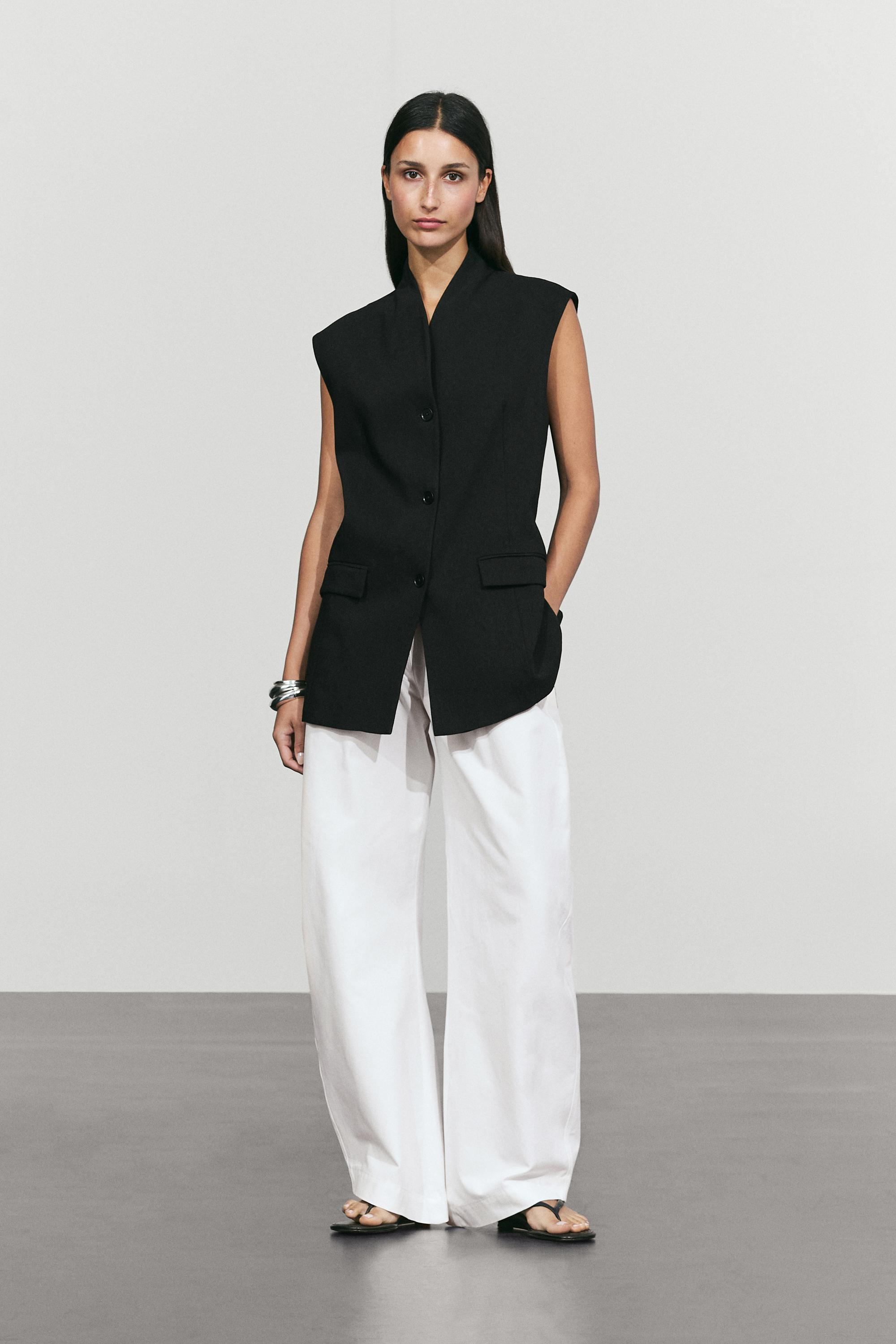 High-neck vest