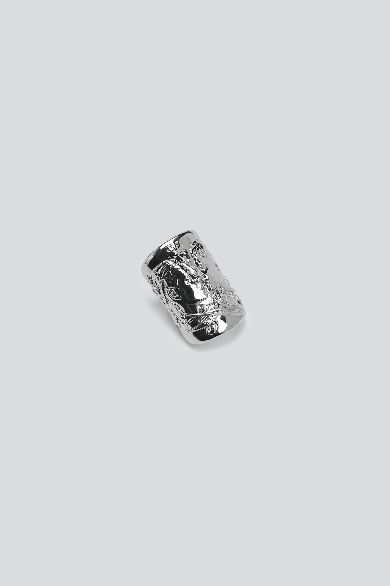 METAL SCARF BROOCH — Silver