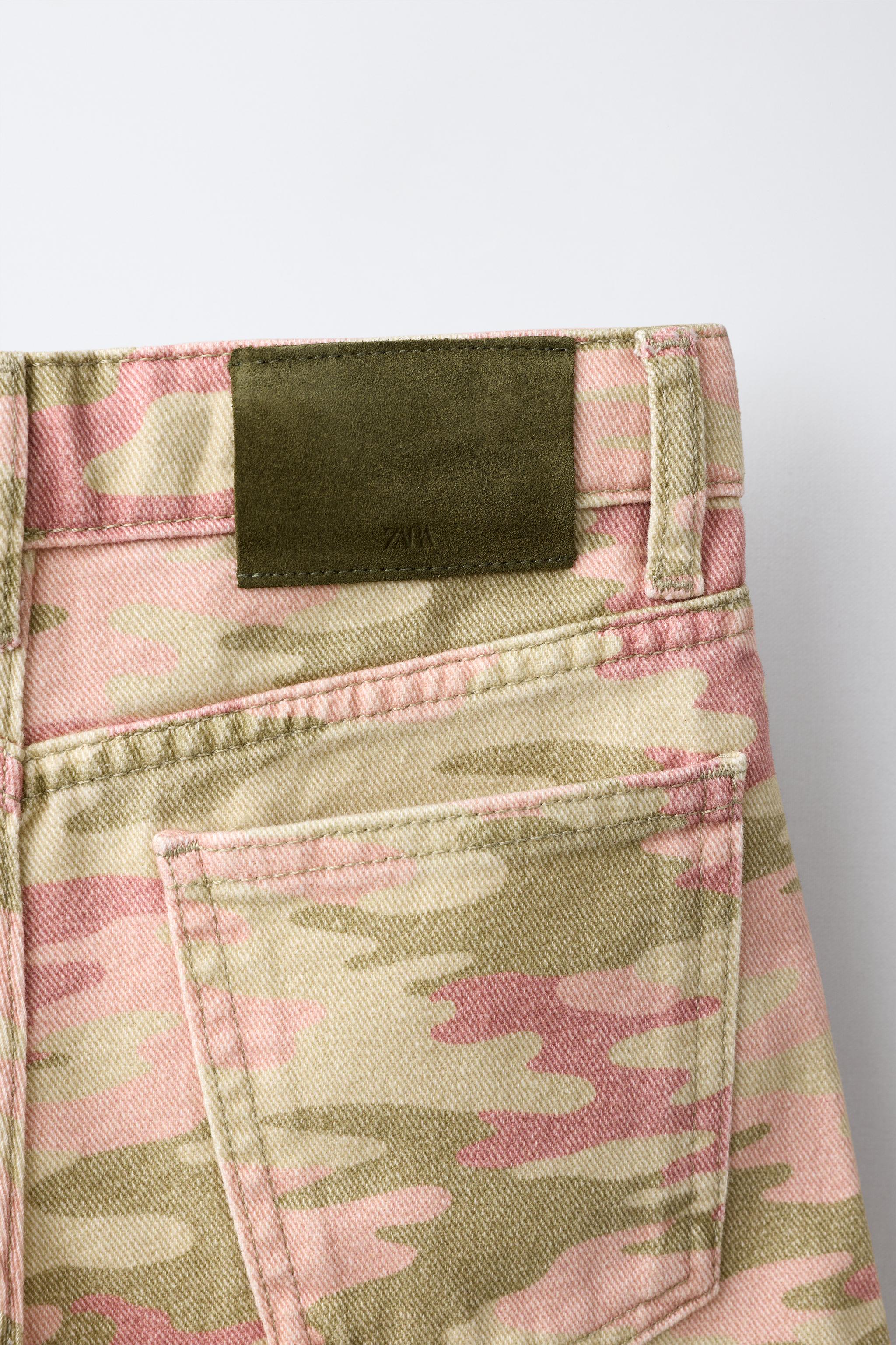 LONG PRINTED BERMUDA SHORTS