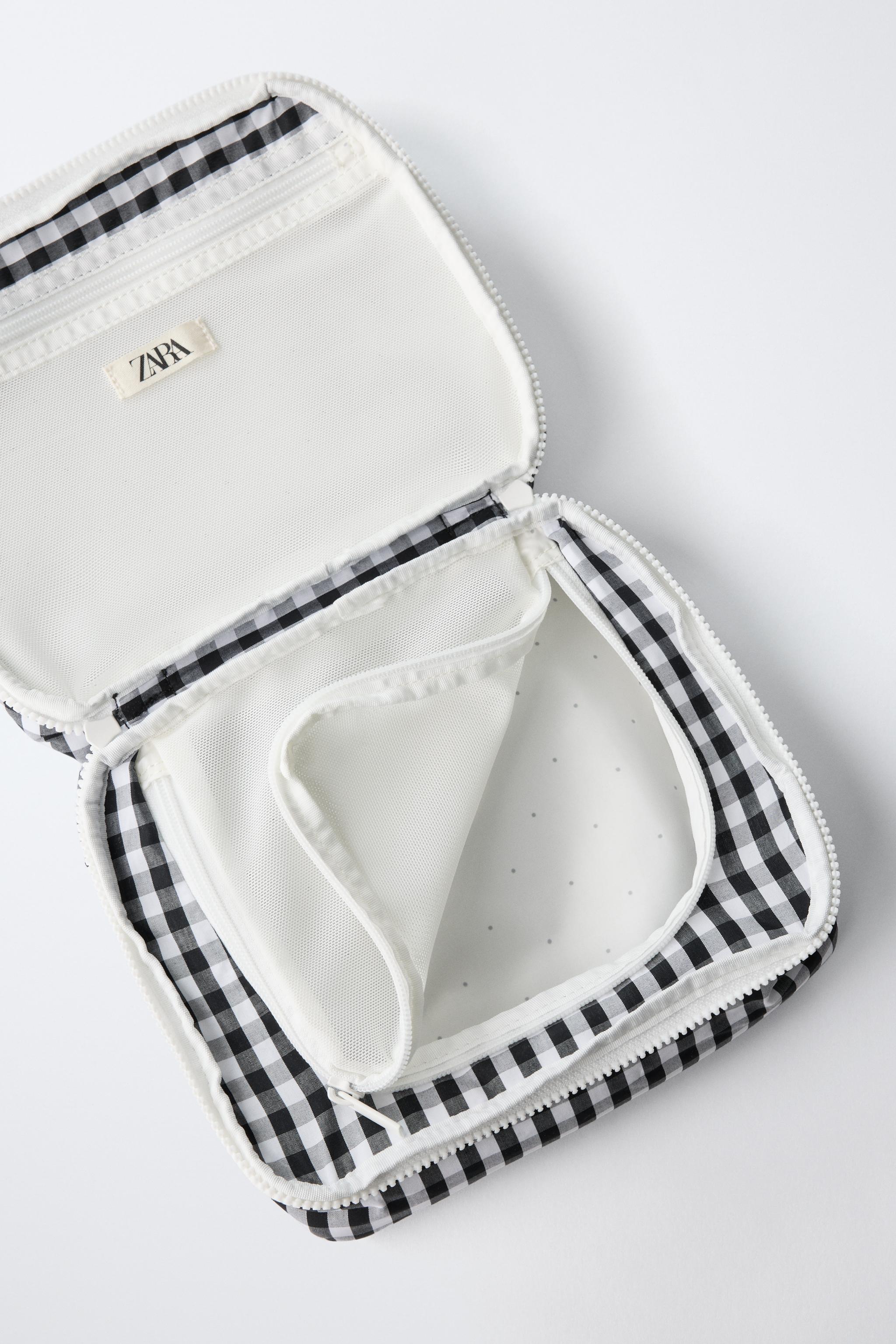CHECKERED TOILETRY BAG