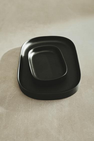 BLACK RESIN TRAY - Black by Zara