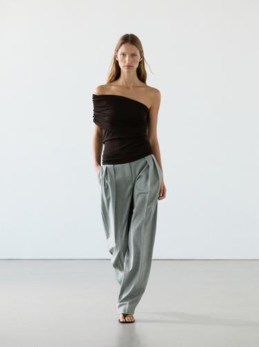 Top asimétrico escote drapeado - Marrón de Zara - Imagen 0