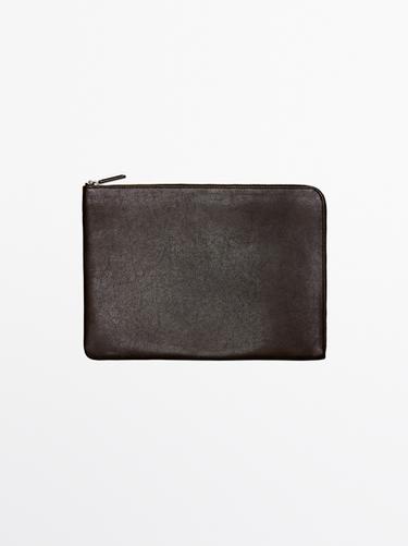 Sobre pouch piel napa - Marrón de Zara