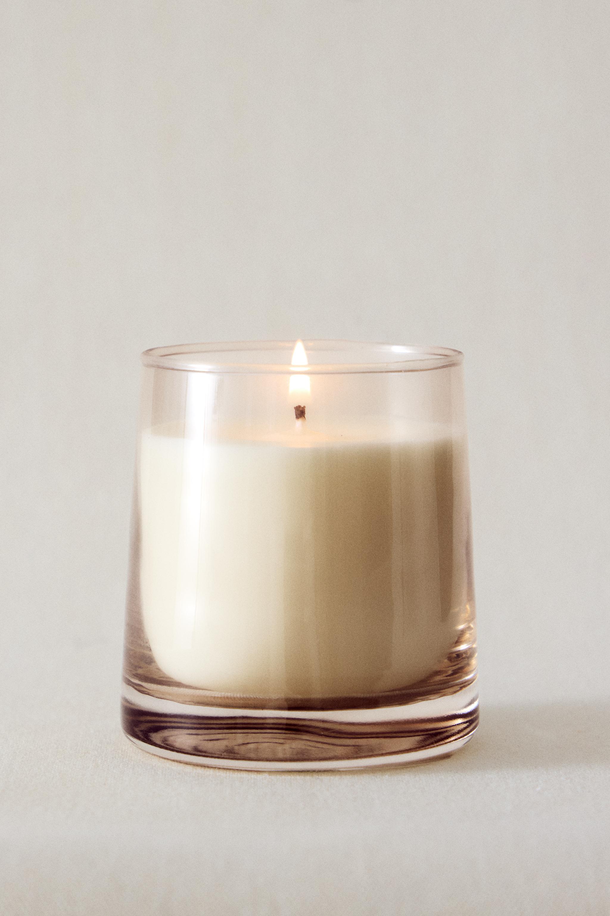 (180 G) MUSKY LILY SCENTED CANDLE