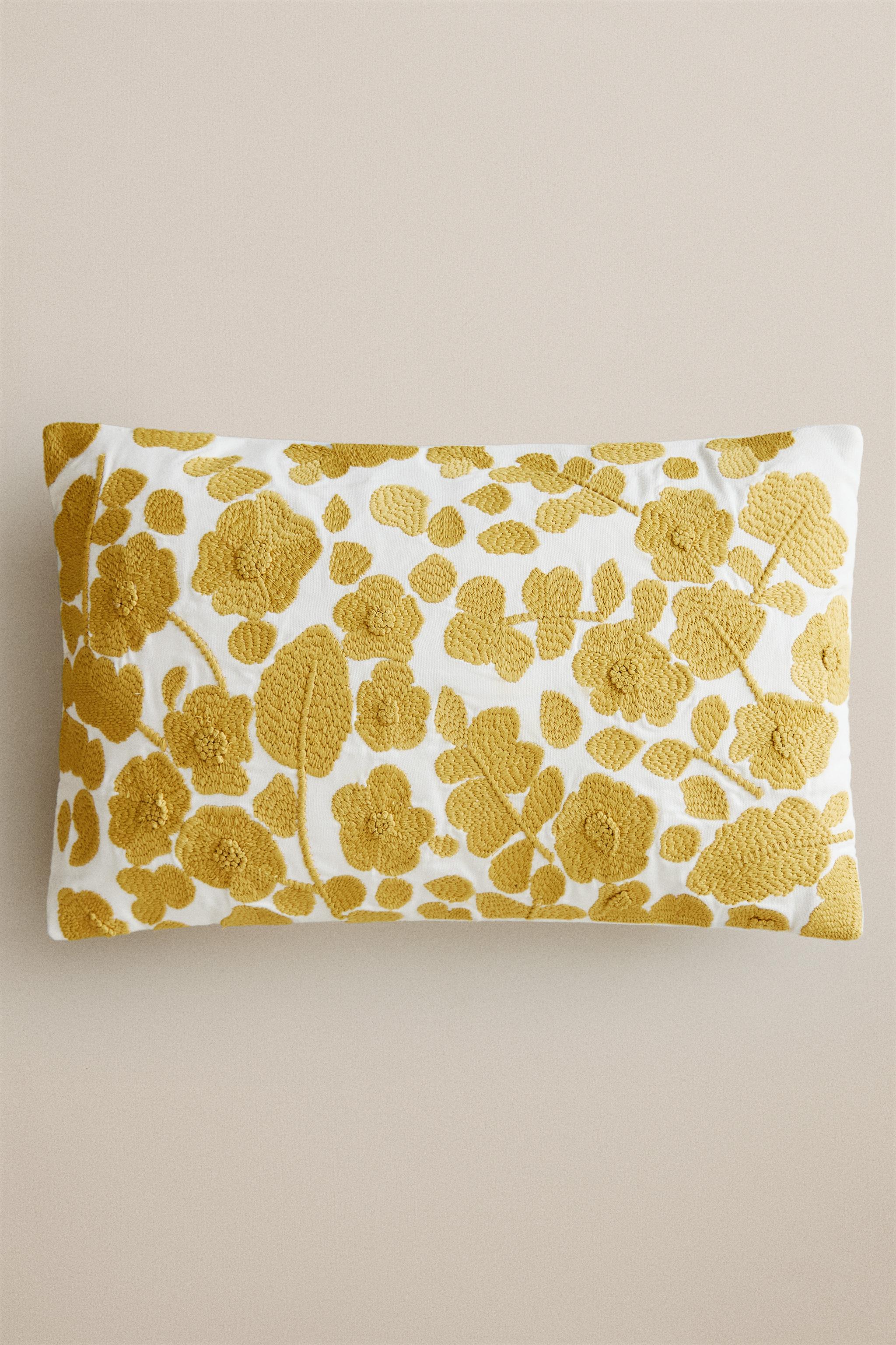 HOUSSE DE COUSSIN FLEUR BRODÉE