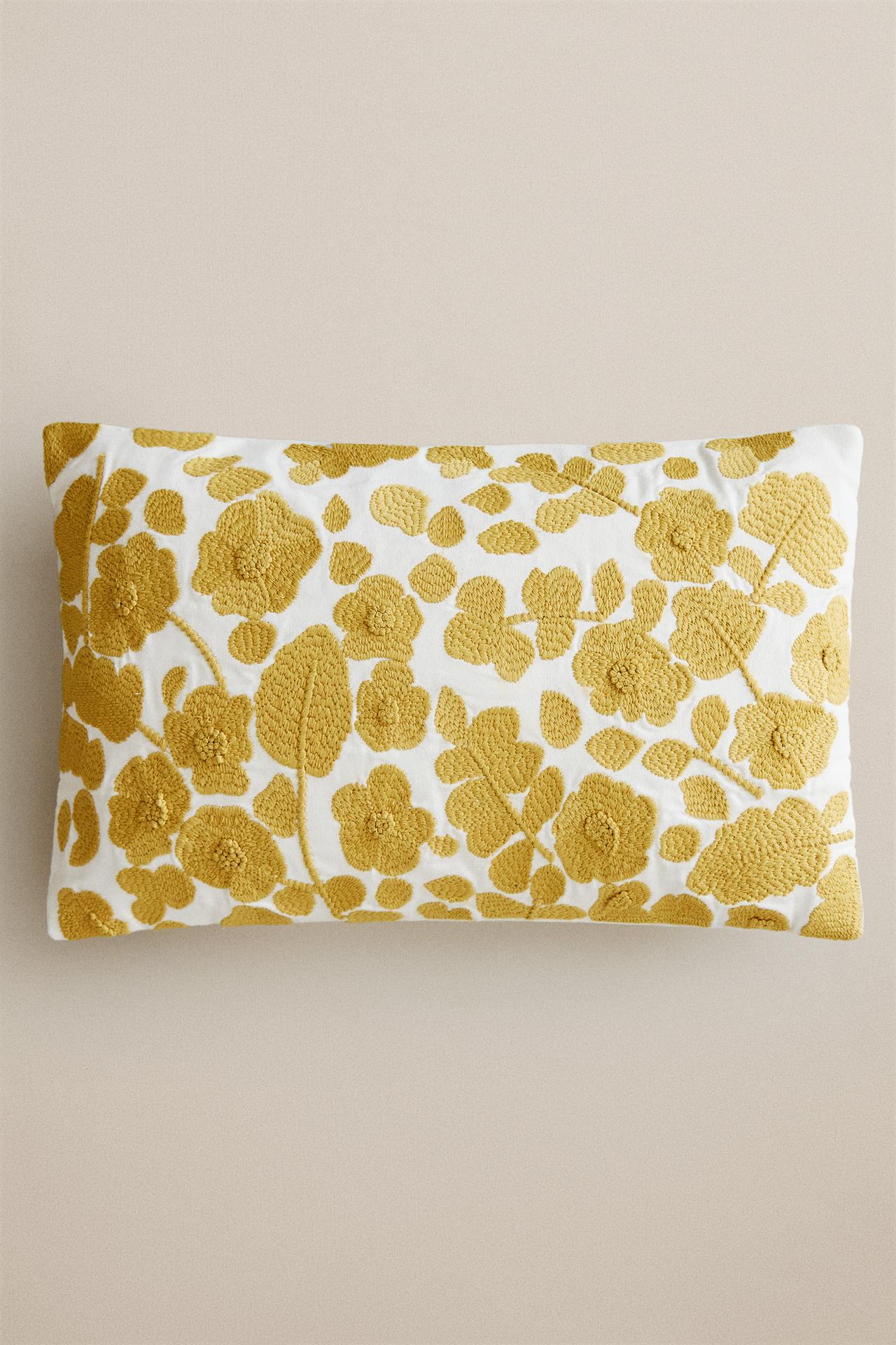 EMBROIDERED FLORAL THROW PILLOW COVER — Yellow