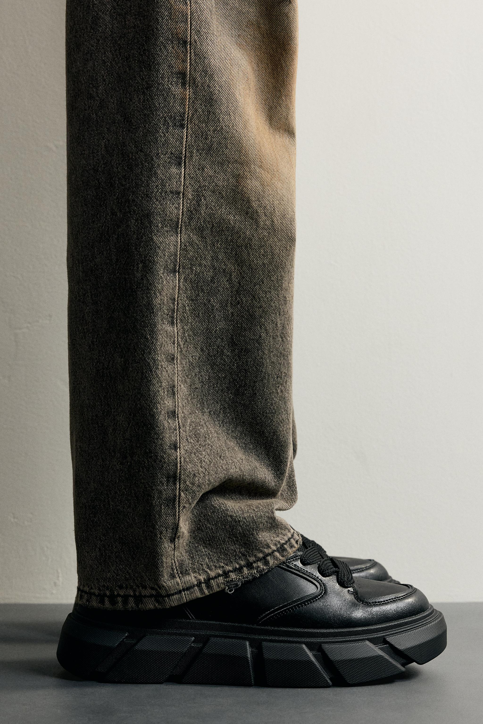 CHUNKY SOLE SNEAKERS