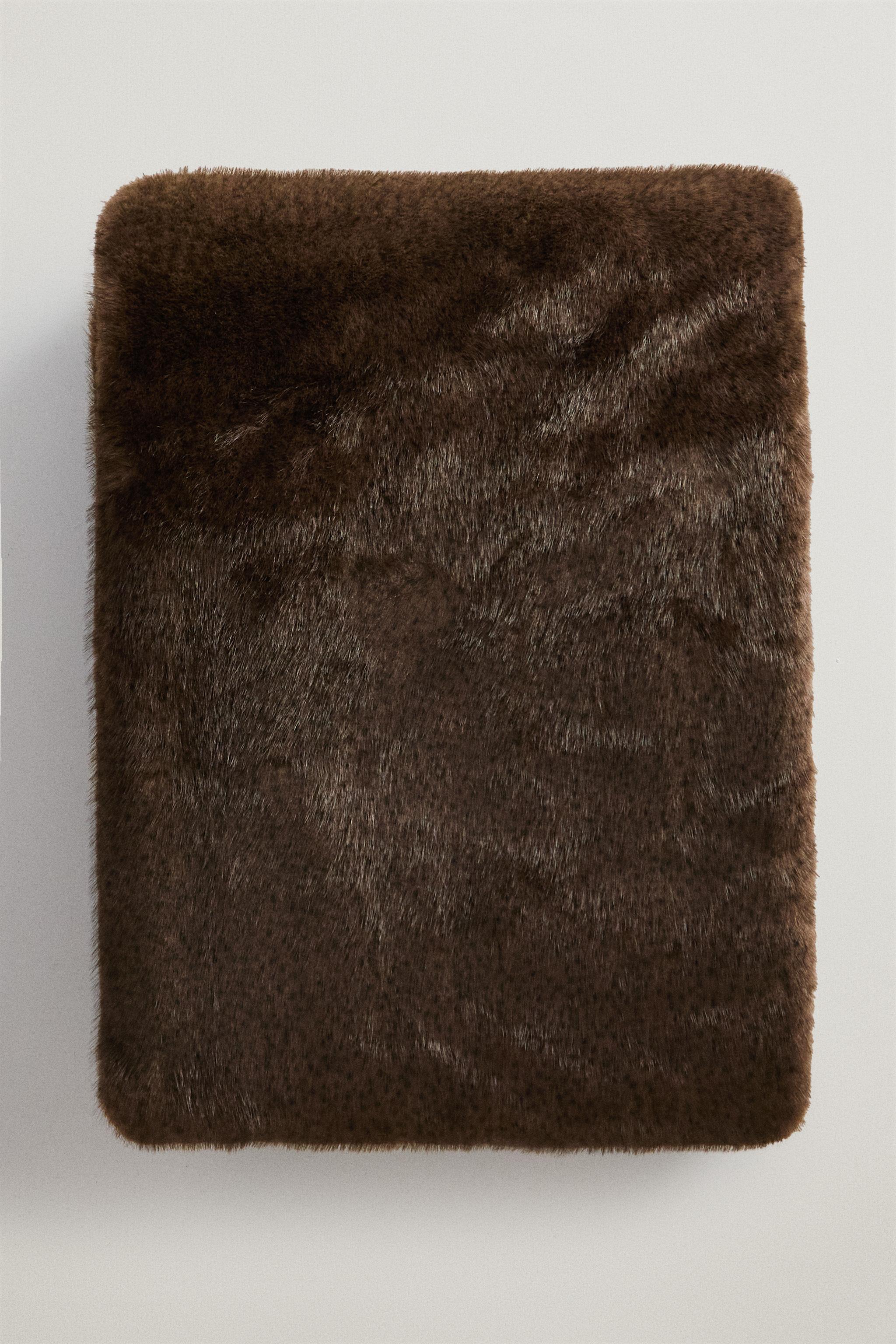 FUR SPOT BLANKET