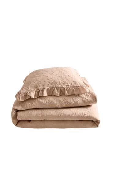 JACQUARD BEDSPREAD WITH RUFFLE TRIM - Pink by Zara