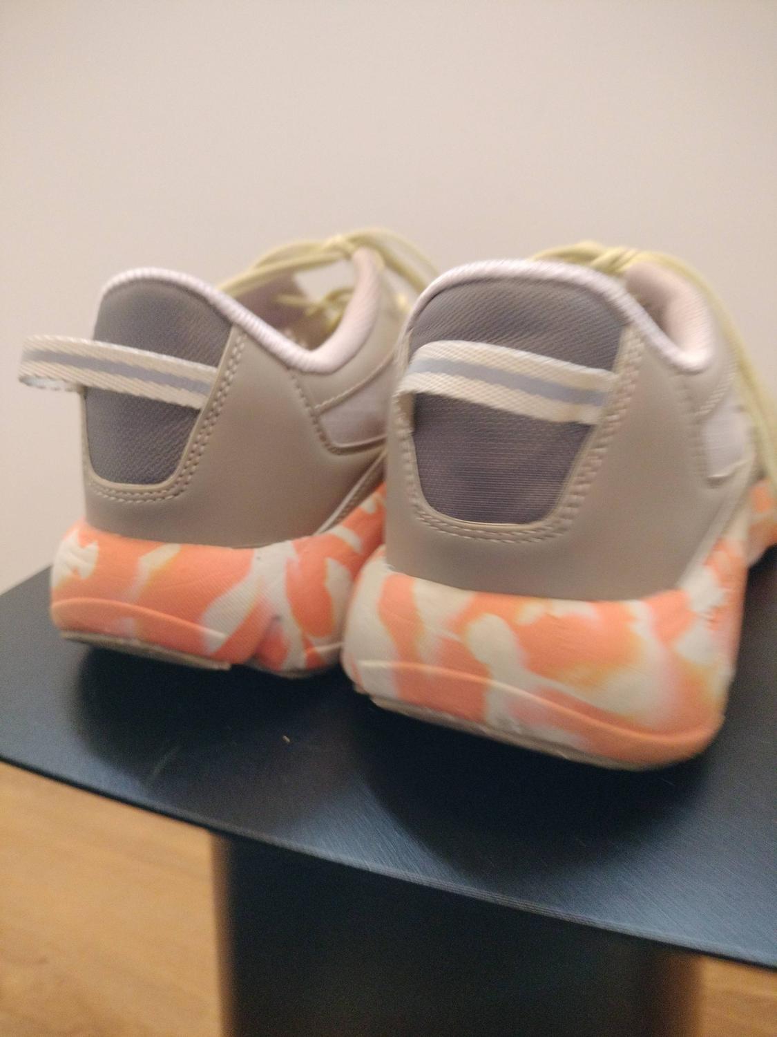 RUNNING SPUMEFOAM TECHNOLOGY SNEAKERS - Image 7