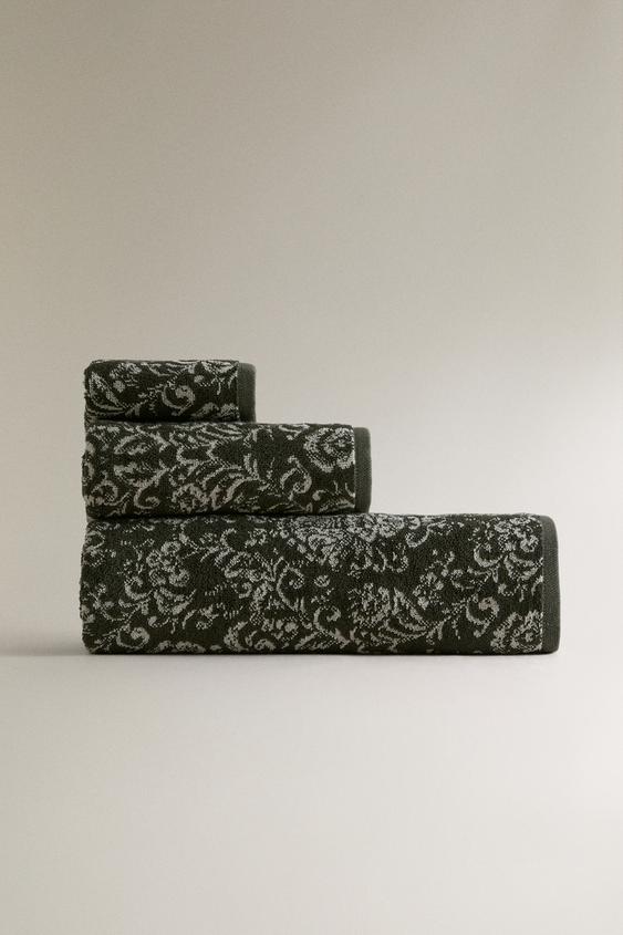 Zara FLORAL JACQUARD TERRY BATH TOWEL - Dark green - Image 0