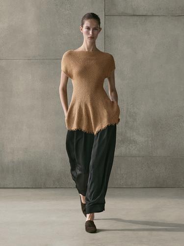 Top effiloché 100 % lin - Marron clair de Zara