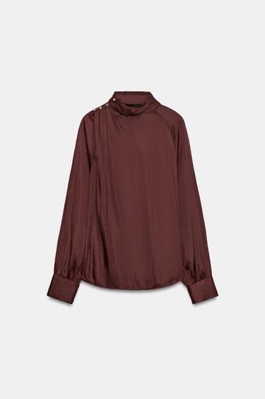 BLUSA SATINADA CUELLO DRAPEADO - Burdeos de Zara - Imagen 0