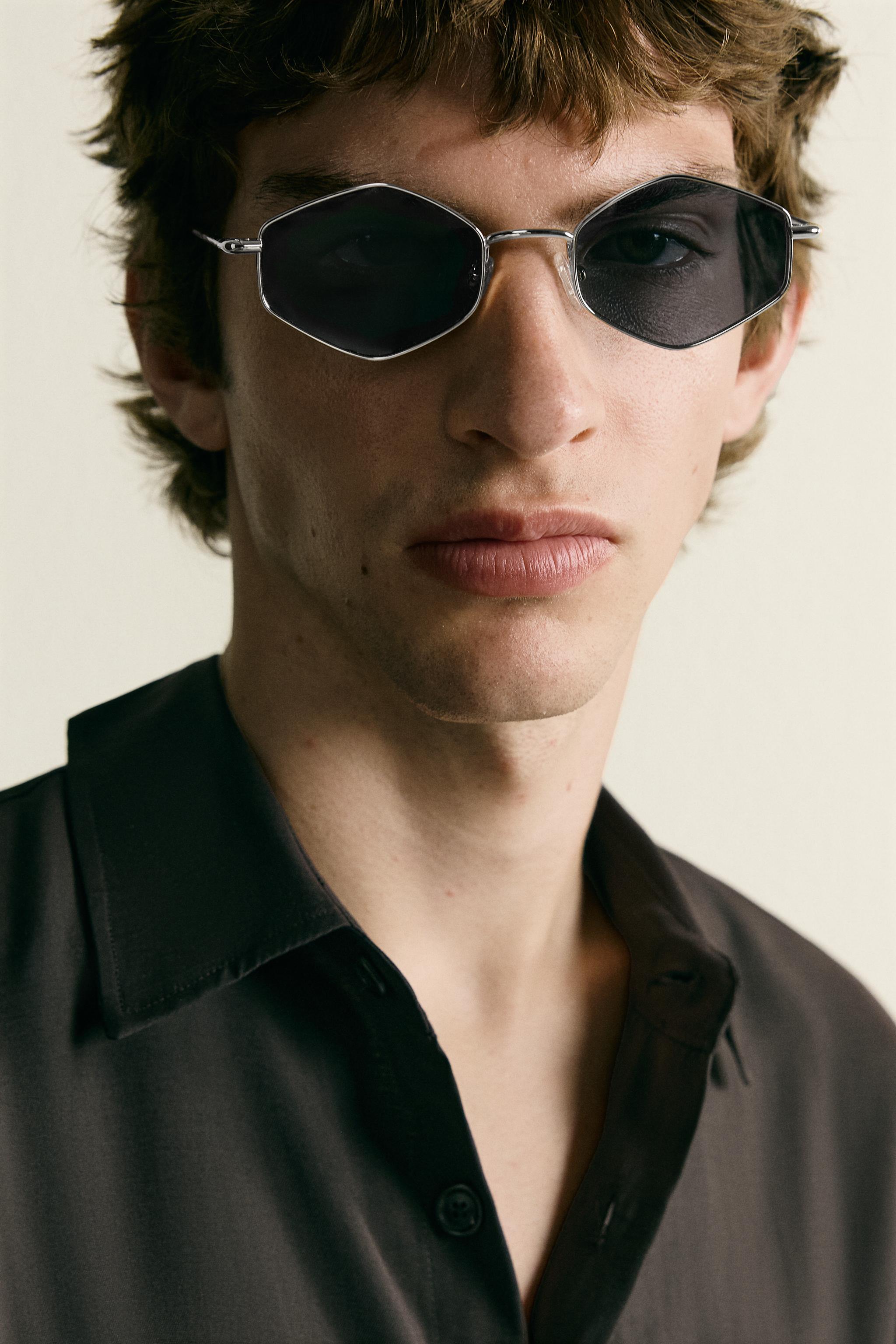 LUNETTES DE SOLEIL MONTURE GÉOMÉTRIQUE