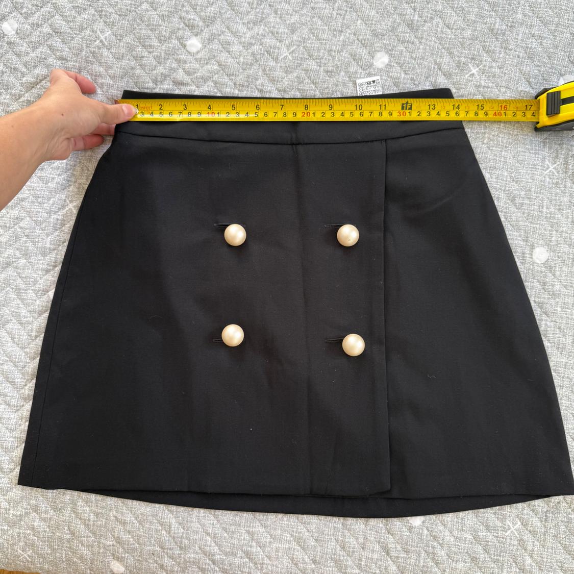 PEARL BUTTON MINI SKIRT - Image 4