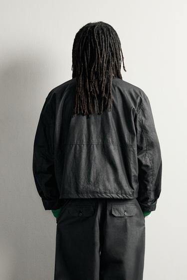 BLOUSON EFFET CIRÉ AARON LEVINE X ZARA - Noir de Zara - Image 2