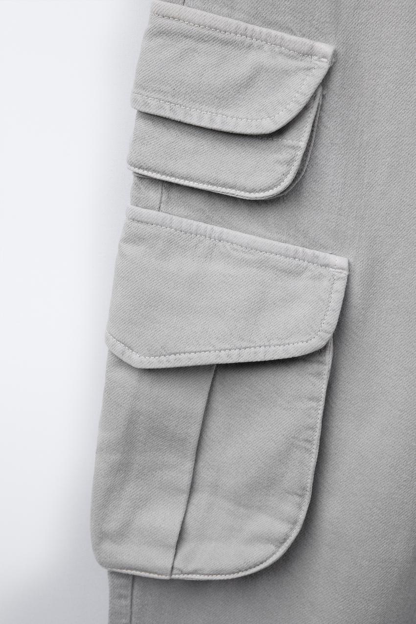 CARGO JEANS WITH POCKETS