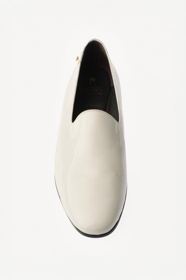 MOCASSINS EN CUIR VERNIS WILLY CHAVARRIA X ZARA - Blanc écru de Zara - Image 4