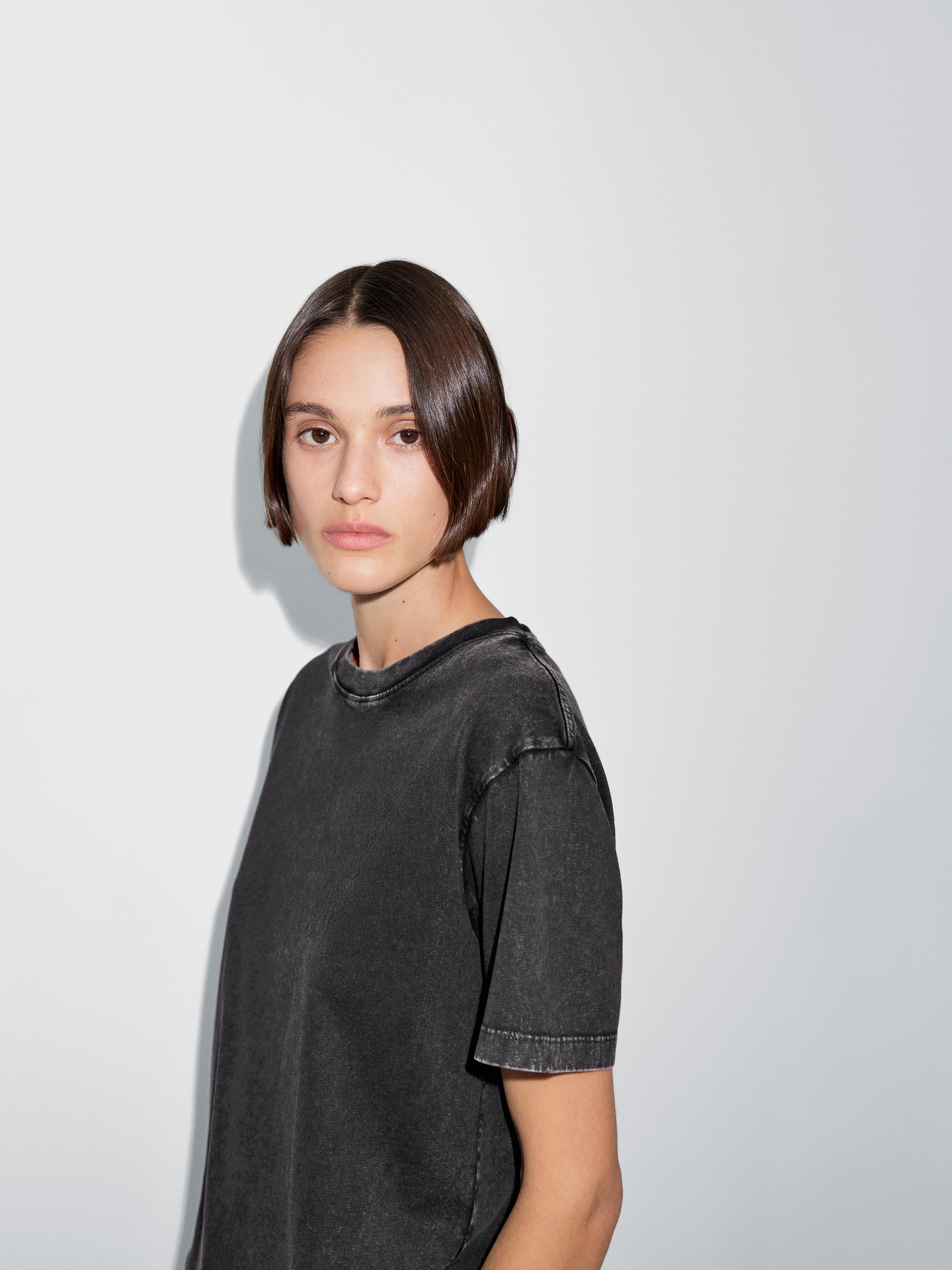 Distressed oversize T-shirt