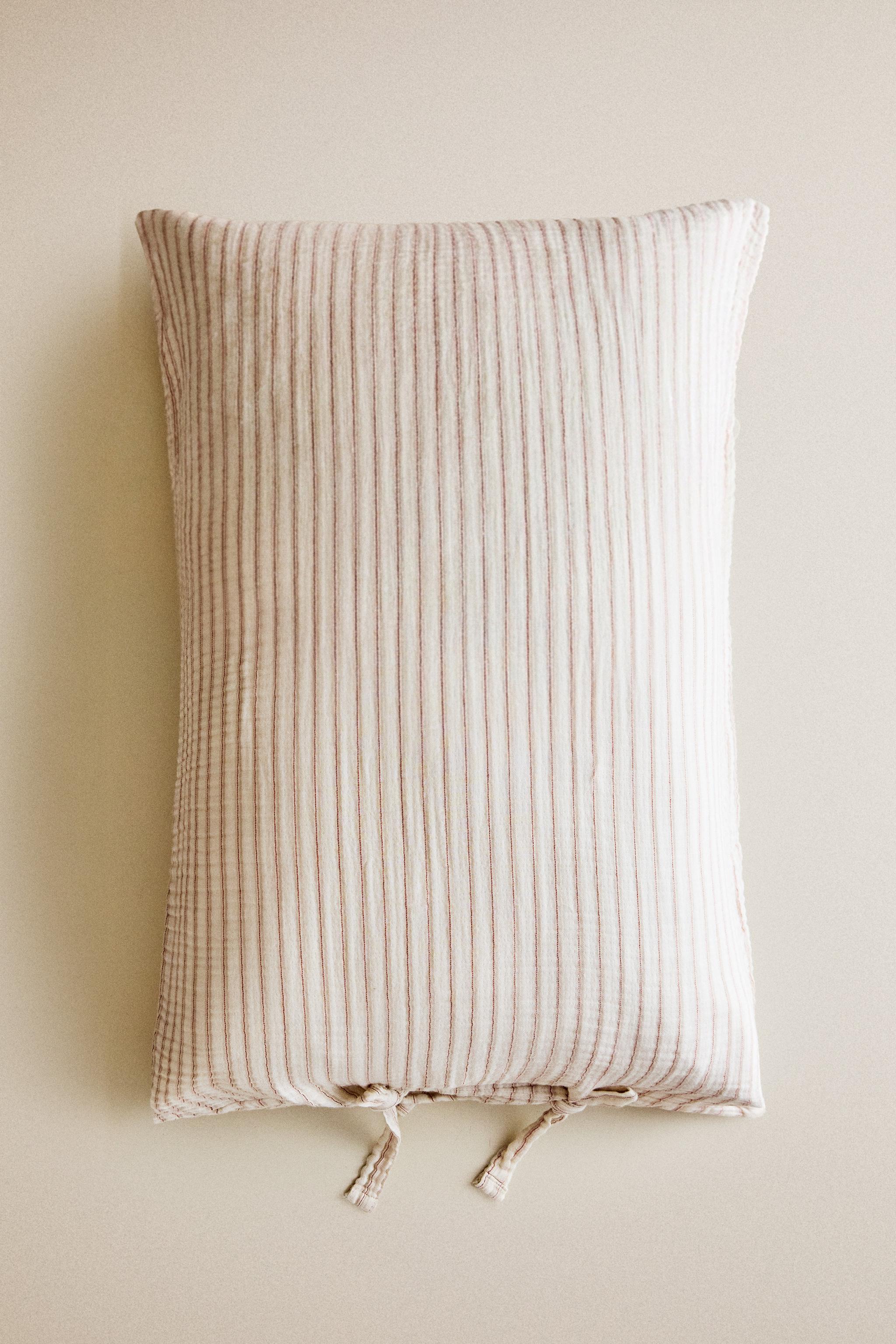 KIDS' STRIPED COTTON CHIFFON PILLOWCASE — Oyster-white
