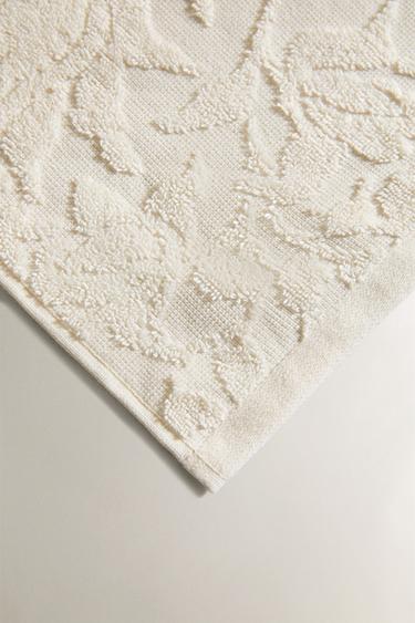 FLORAL JACQUARD BATH TOWEL - Ivory by Zara - Image 2