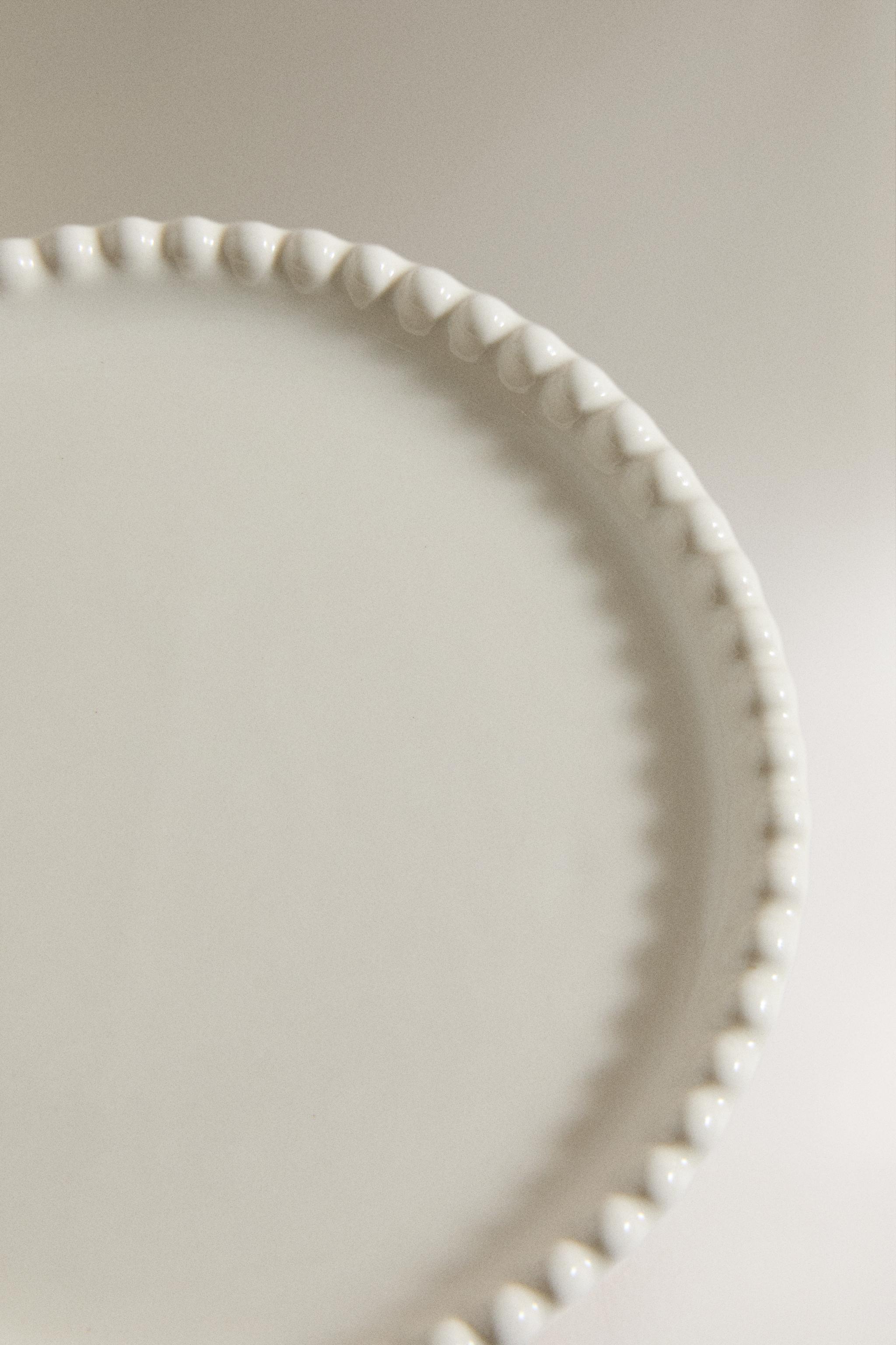 ROUND CERAMIC TRAY